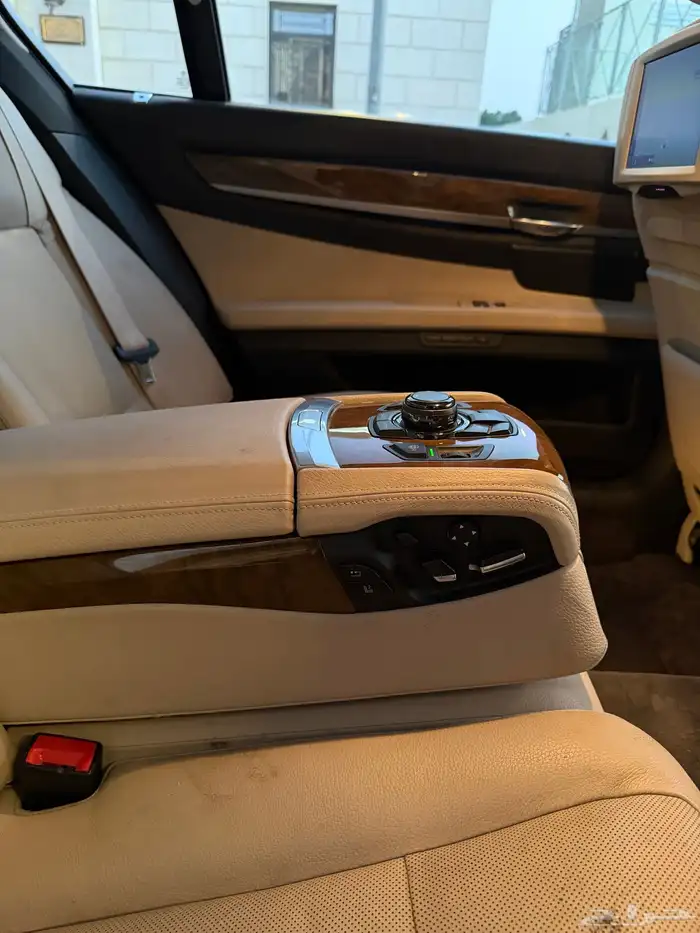 بي ام دبيلو 2009 ( مخزن ) اقبل البدل المناسب 72