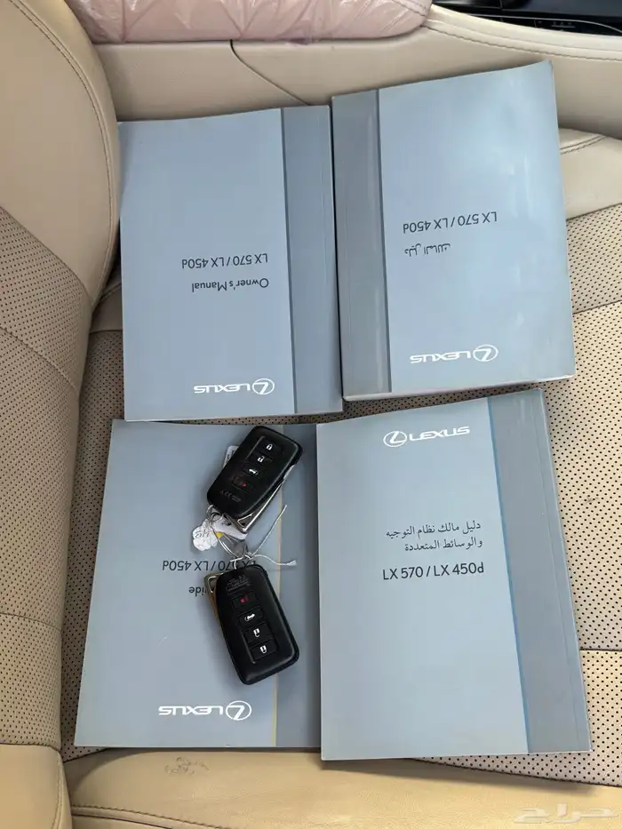 لكزس 2021 اسود 28