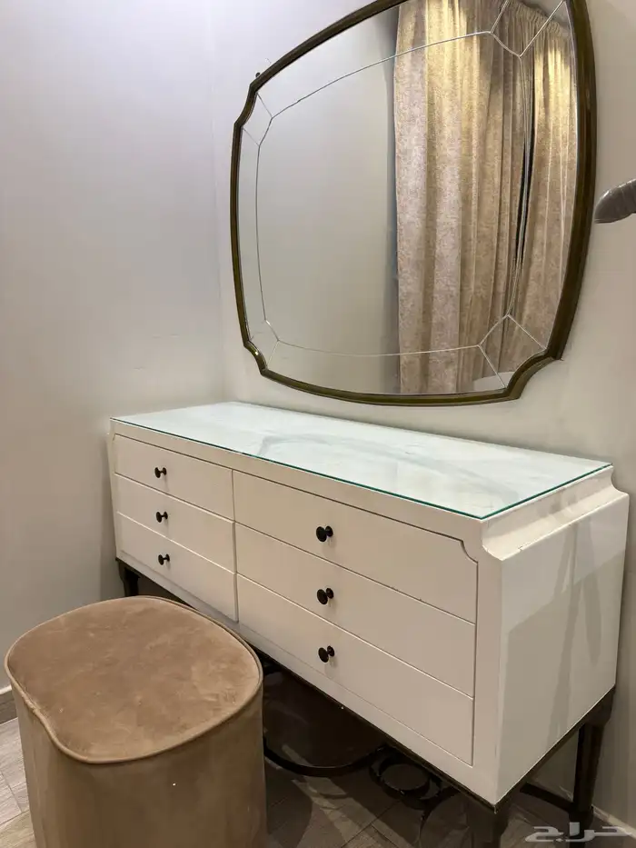 دولاب و كومدينا وتسريحه 0