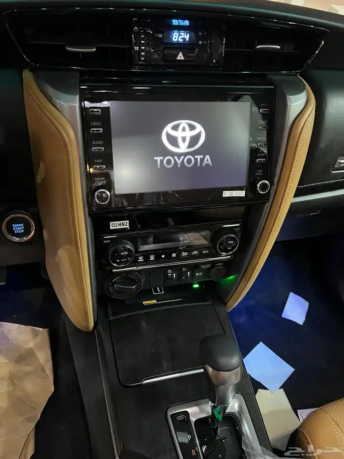 تويوتا فورتشنر VX3 بنزين 2025 14