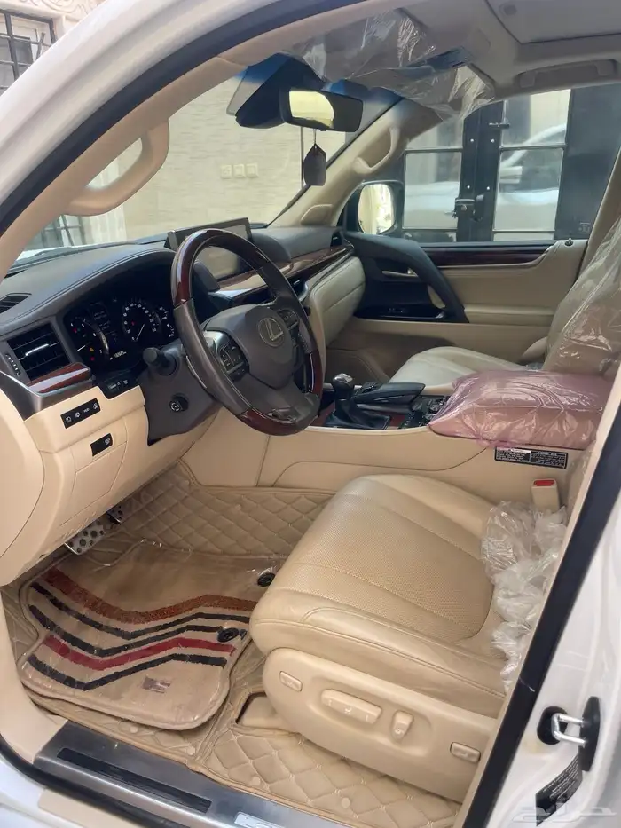 للبيع لكزس بريمى 2020 4