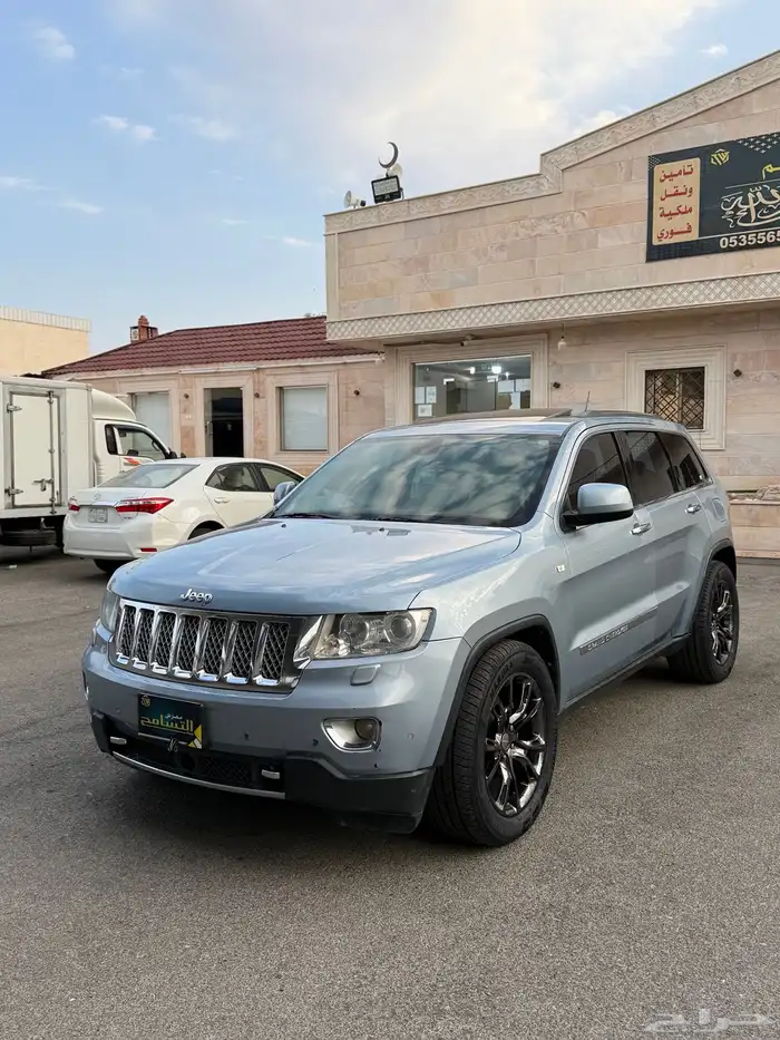 للبيع جيب جراند شيروكي 2013 1