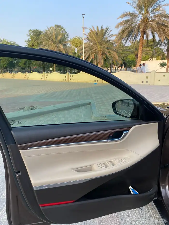 هيونداي ازيرا 2018 10