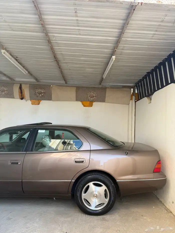 Lexus LS 400 10