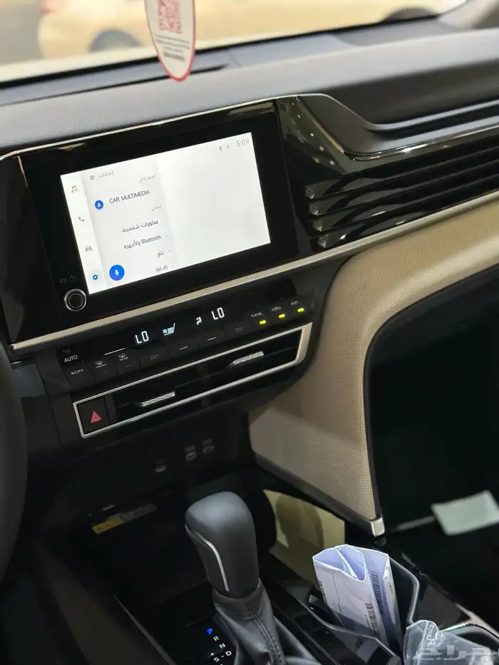 تويوتا كامري LE بنزين الوان ابيض موديل 2025 16