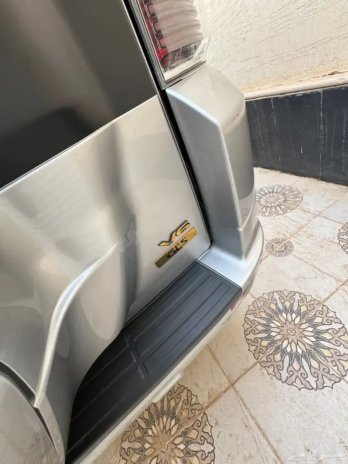 للبيع جيب مستوبيشي باجيرو فل كامل عداد قليل علامة ذهبيه 12