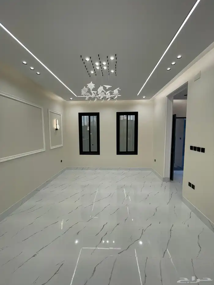 للبيع شقق ارضيه بباكيه سياره تشطيب ممتاز ابها حي الزهور 8