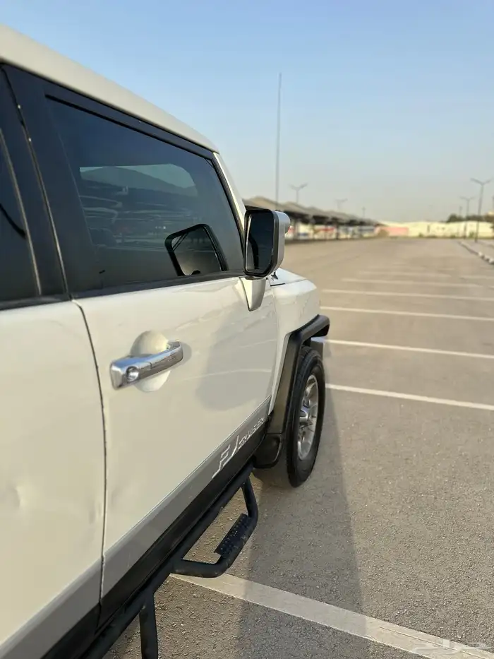 للبيع سيارة اف جي كروزر فل كامل 6