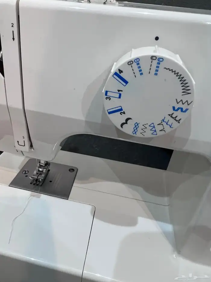 ماكينة خياطة نظيفة و شبه جديدة SINGER promise 4