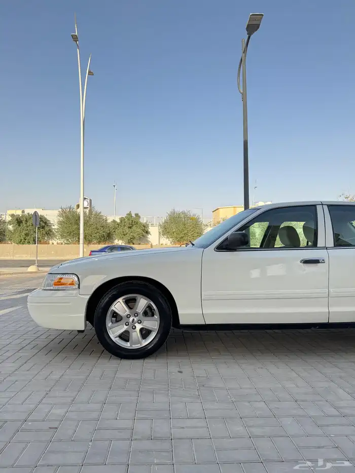 فورد كراون فكتوريا 1