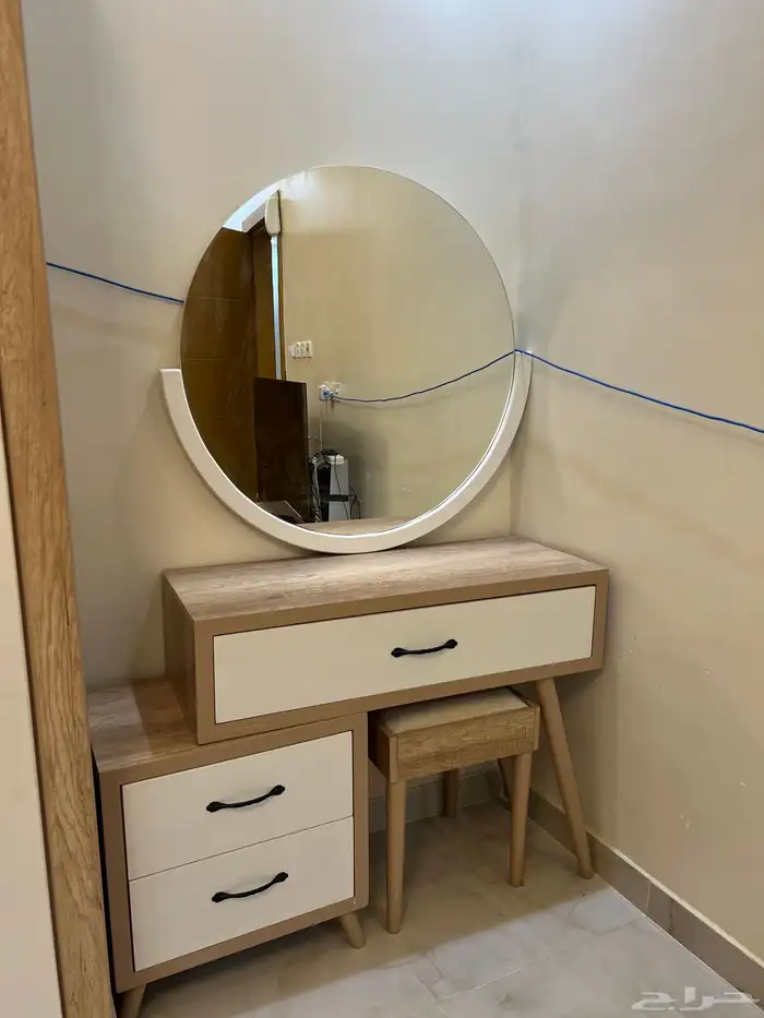 بيع غرفة كامله نظيفه لون ابيض وبني فاتح 2