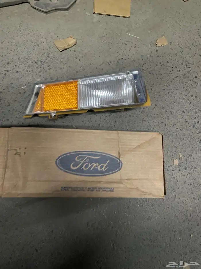 للبيع شنابر إماميه و كشافات جانبيه لنكون تاون كار موديل 87 2