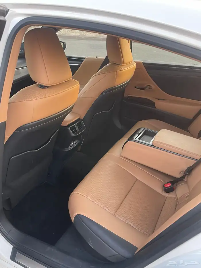 لكزس 2022 ES هايبرد 7