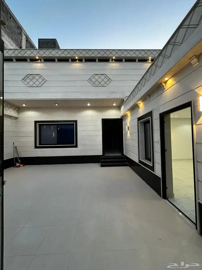 دور للبيع في حي النبلاء 422م 2