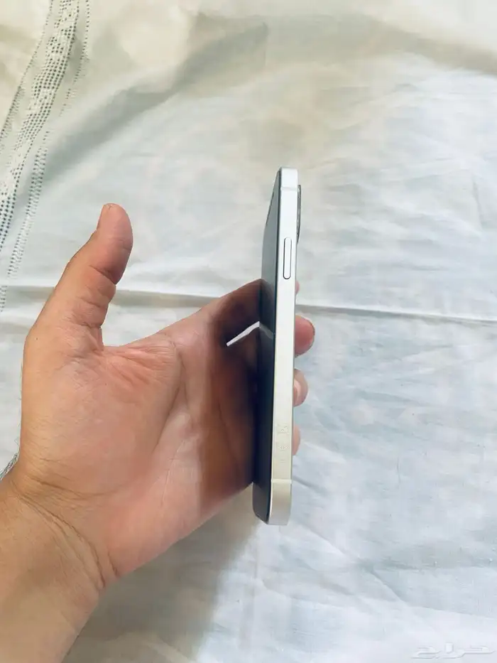 للبيع ايفون 12 لون ابيض 1