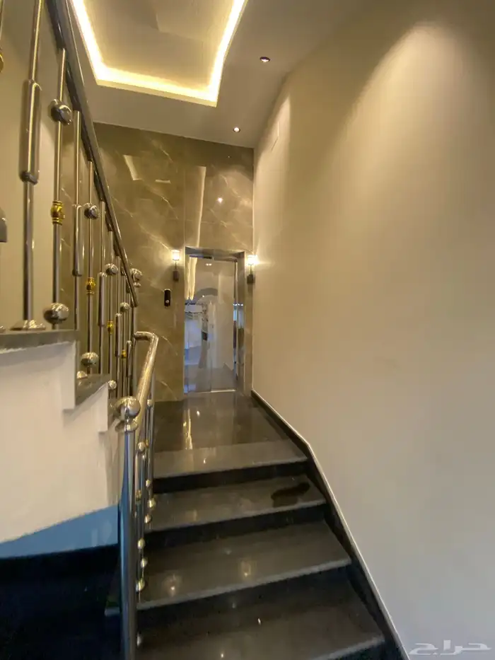 للبيع شقة دور ثاني مع سطح 6غرف ف درة الموسى 500 الف 4