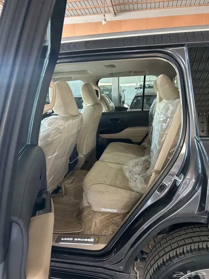 لاندكروزر 2022 8