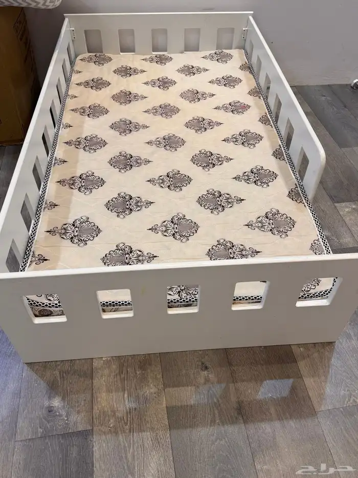 سرير أطفال   دولاب 0