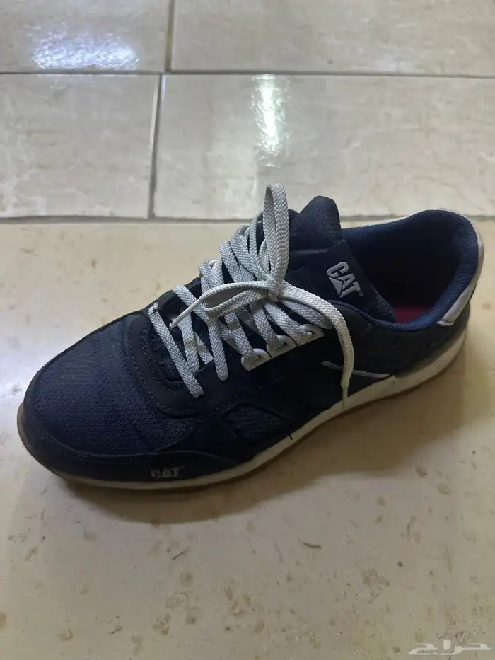 سفتي شوز من ماركة cat 0