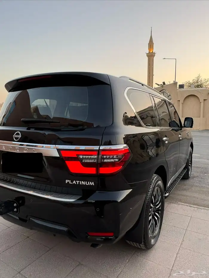 للبيع باترول 2023 بلاتينوم أسودV6 3