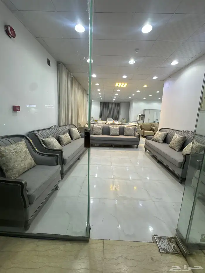 كنبات جاهزه عليها. عروض. 4