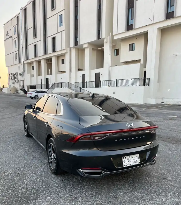 هيونداي ازيرا 2020 فل ((عداد ديجتال)) 3