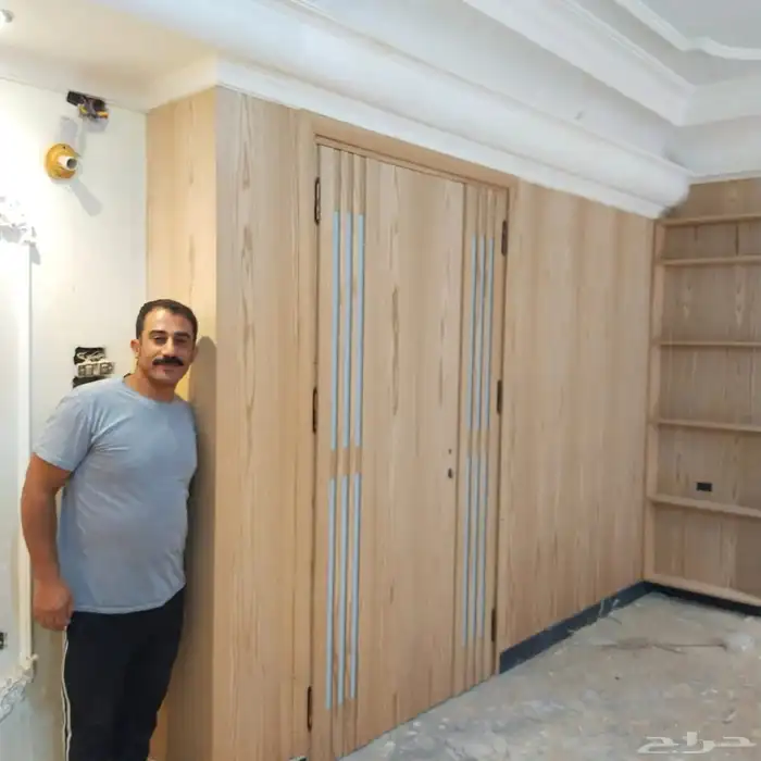 معلم ورشه نجاره مودرن لتفصيل الأبواب وغرف النوم والديكورات 8
