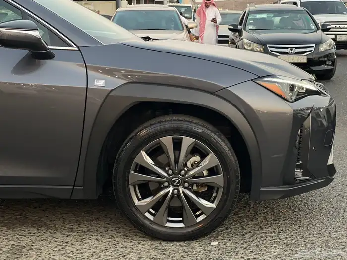 لكزس UX F 2023 شبة جديد 2