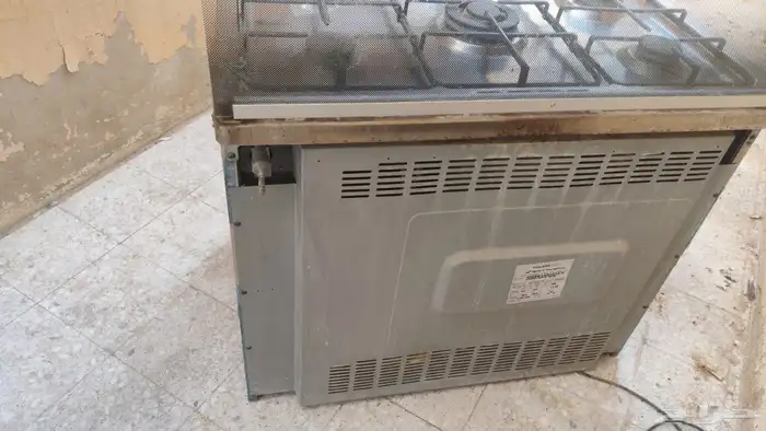 للبيع فرن قليم غاز 4