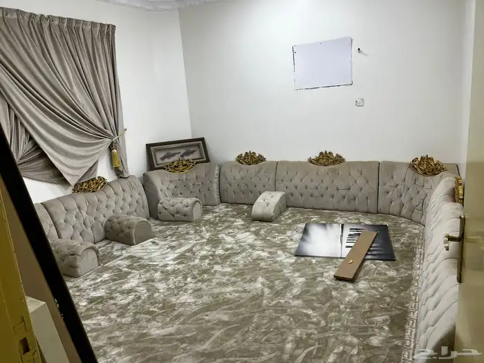 شقة 3 غرف وصالة ف ظهره لبن تقاطع عسير مع الطائف 4