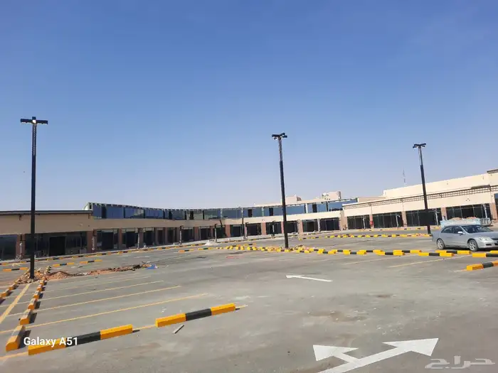 نوفر جميع أنواع أعمدة الإنارة والقواعد الخرسانية 4