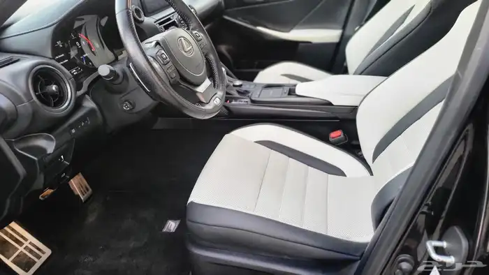 لكزس 2023 IS سبورت فل كامل 31