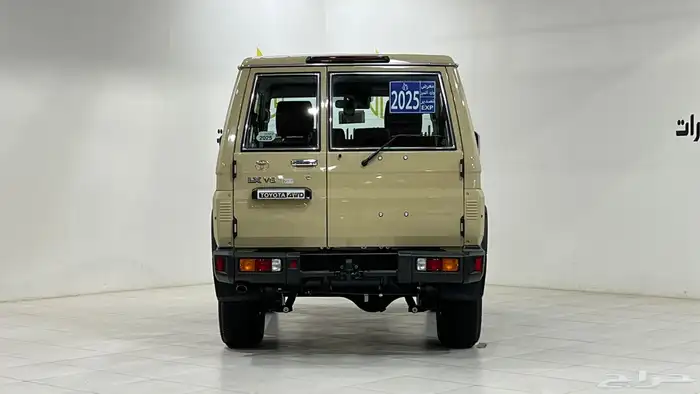 تويوتا ربع V6.2025فل كامل رفرف بريمي بنزين 40عام 5