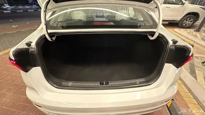 جيلي امجراند 7 2023 23