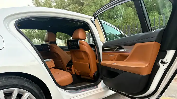 بي ام دبليو 730Li 2016 ( ممشى قليل ) 49