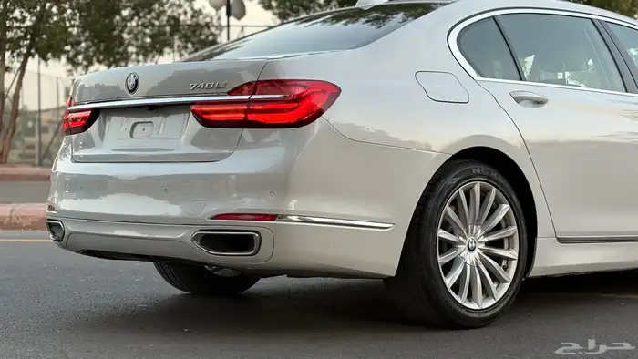 بي ام دبليو 730Li 2016 ( ممشى قليل ) 16