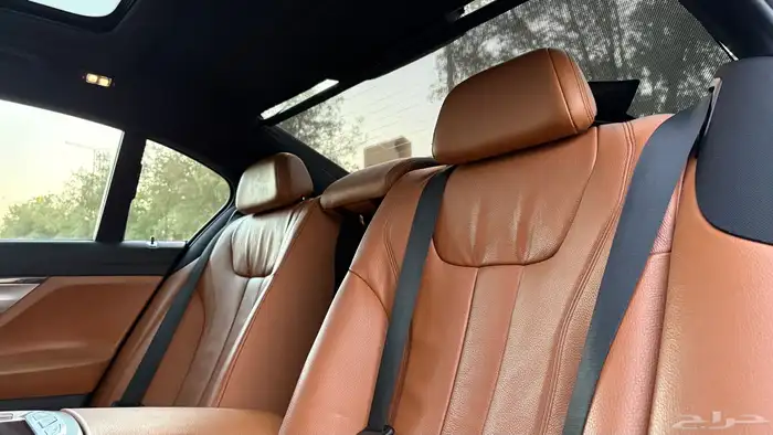 بي ام دبليو 730Li 2016 ( ممشى قليل ) 32