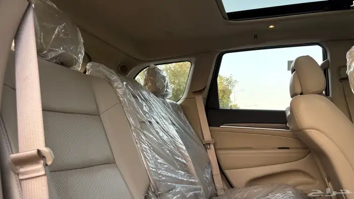 جيب جراند شروكي 2021 Limited ( اخو الجديد ) 50