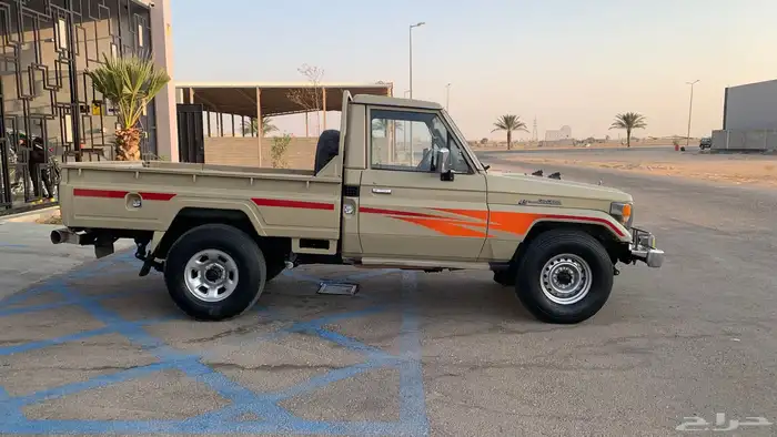 تويوتا شاص 1995 واقف الممشى على ((350)) 4