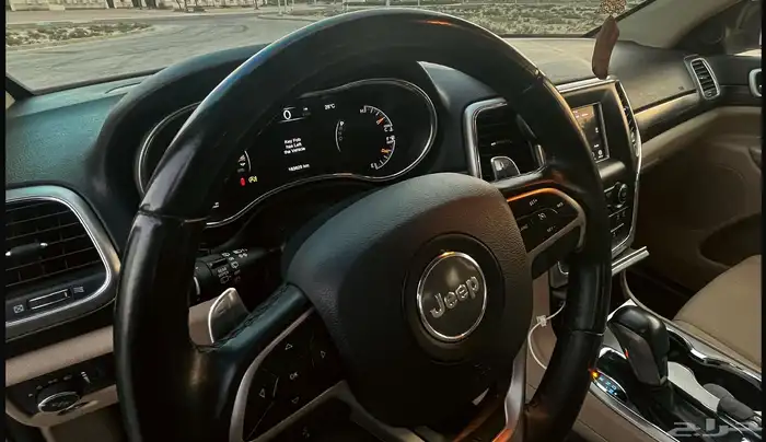 جراند شروكي لاريدو 2019 1