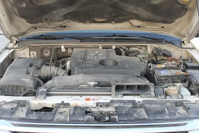 للبيع باجيرو ديزل شد بلد 2015 17