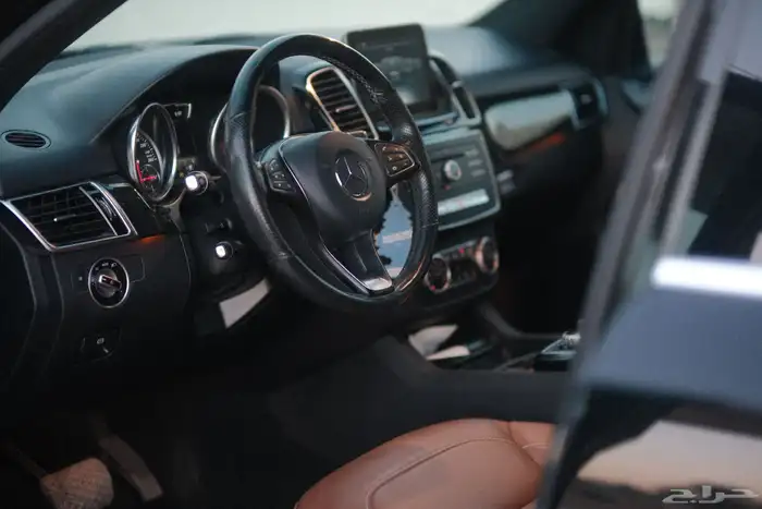 مرسيدس GLE400 موديل 2018 فل كامل AMG 9