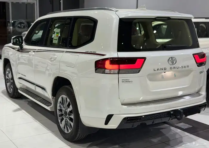 لاندكروزر جي اكس ار L5 خليجي شاشات رادار 2025 نظام 50-50 3