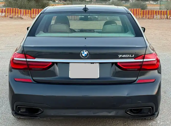 بي ام دبليو 740Li _ 2016 19