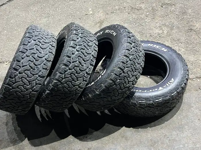 كفرات نضيفه بالمره حجري تاريخ 24 مقاس 17 24