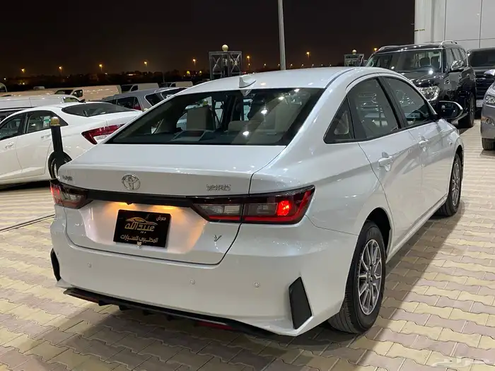 تويوتا يارس موديل 2023 استاندر 18