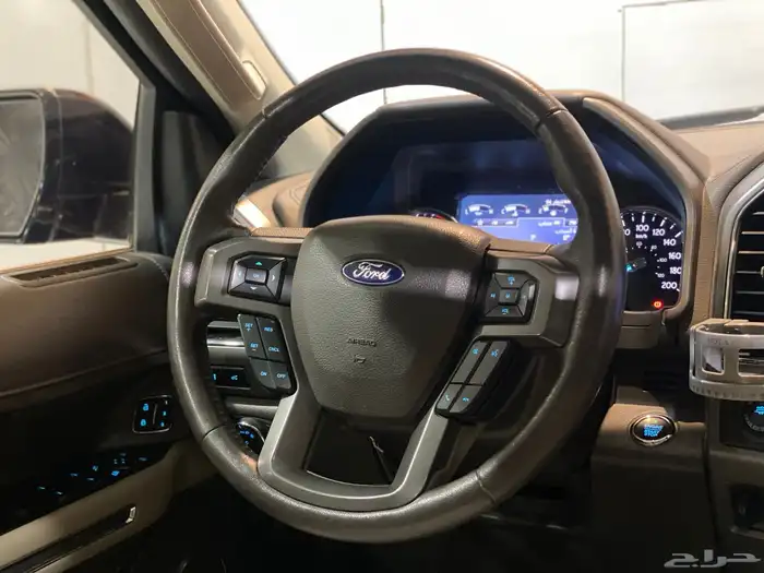 فورد اكسبديشن XLT 2020 بحاله ممتازه 9