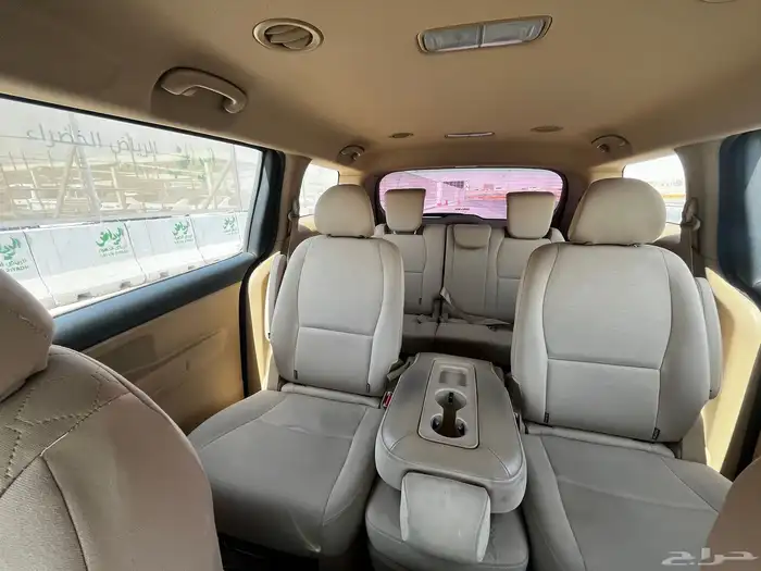 كيا كرنفال بنزين موديل 2020 16