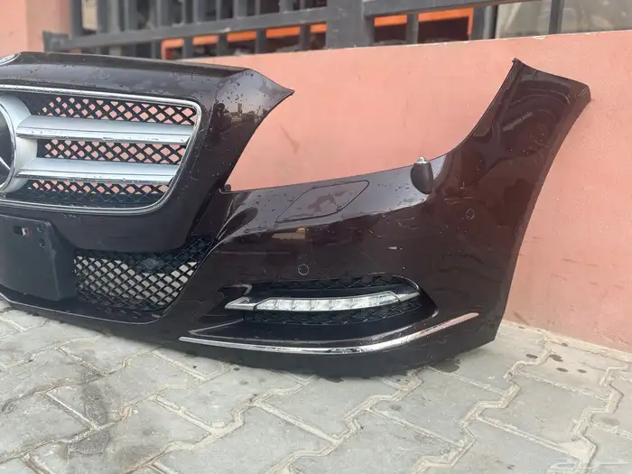 متوفر صدام امامي مرسيدس CLS 2013 1