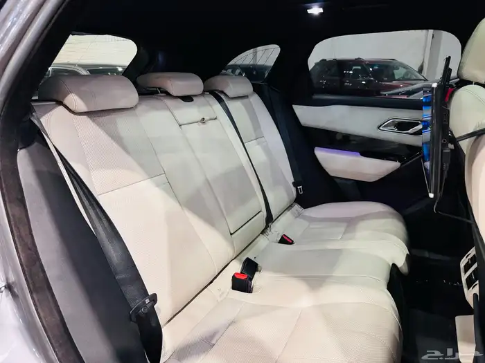 رنج روفر فيلار . SE P250 R-Dynamic 8